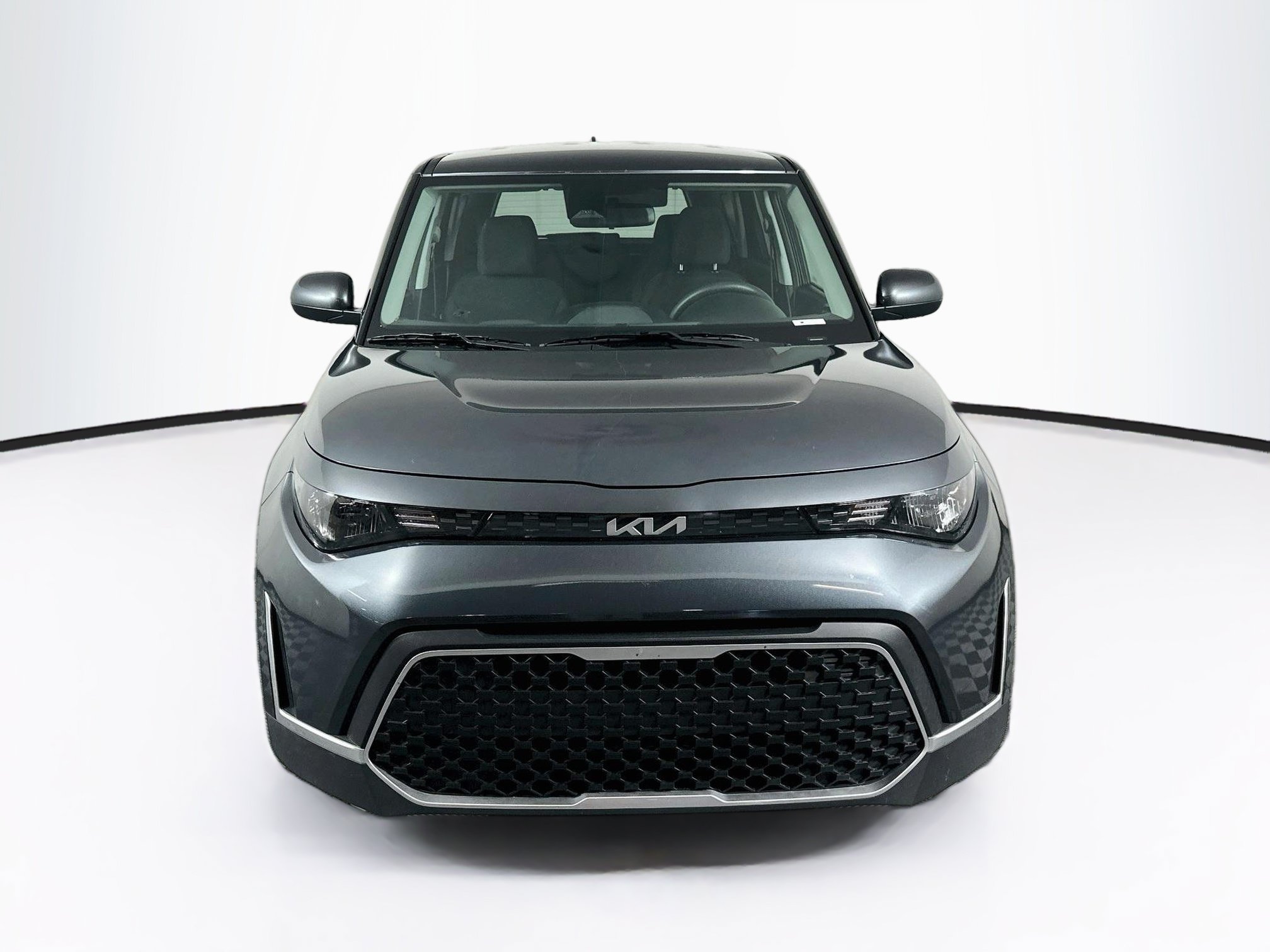 Used 2025 Kia Soul LX w/ LX Technology Package FWD image 2