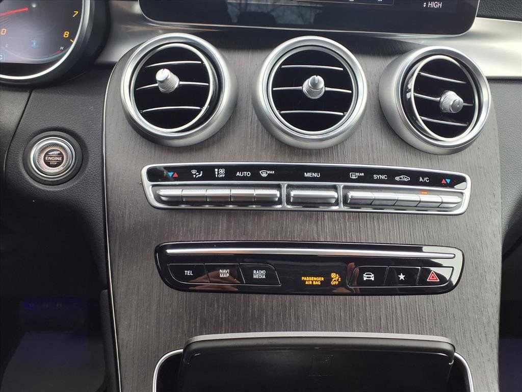 Used 2021 Mercedes-Benz GLC 300 4MATIC image 21