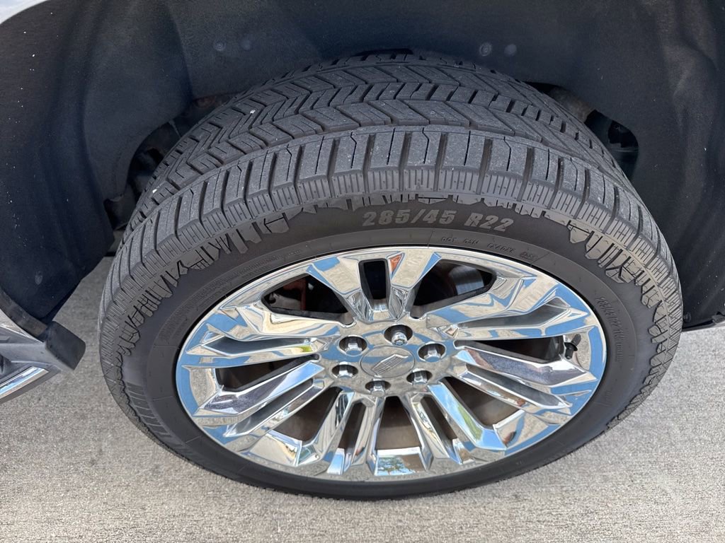 Used 2020 Cadillac Escalade Luxury w/ LPO, Radiant Package image 7