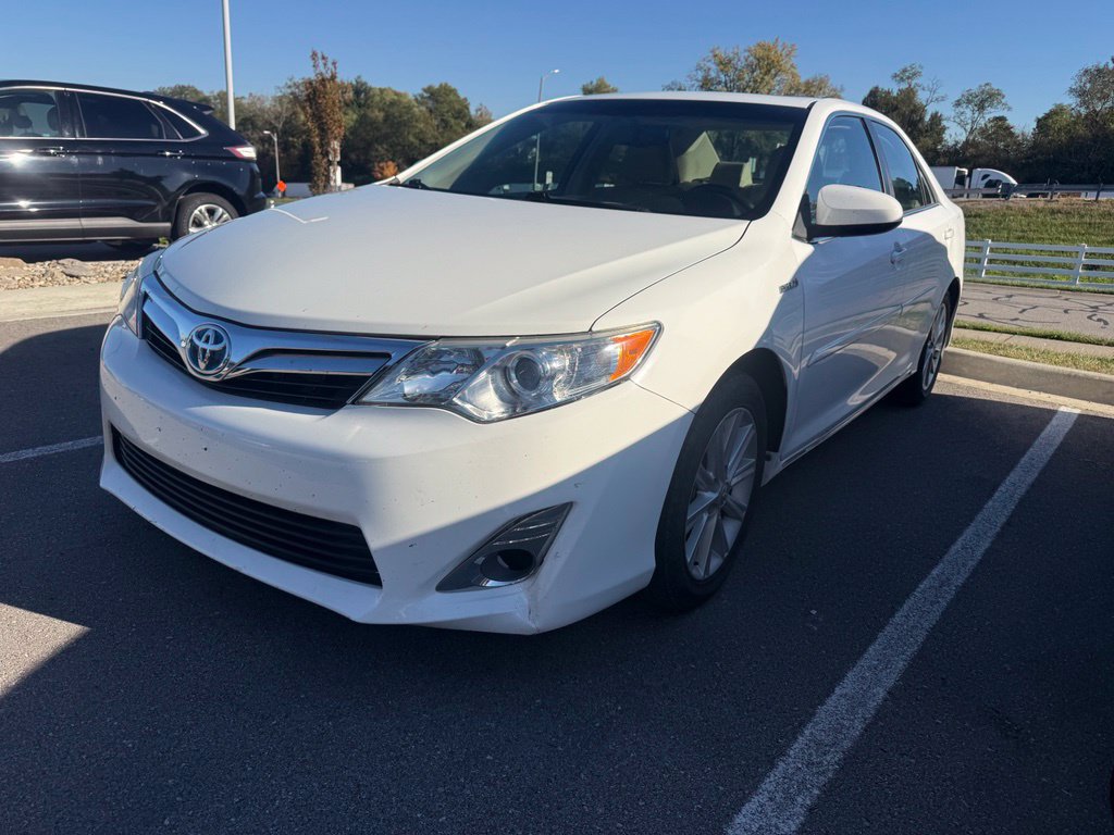 Used 2013 Toyota Camry XLE w/ Leather Pkg FWD image 2