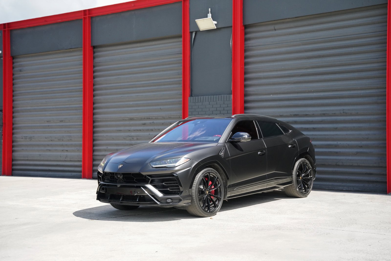 Used 2019 Lamborghini Urus AWD/4WD image 1