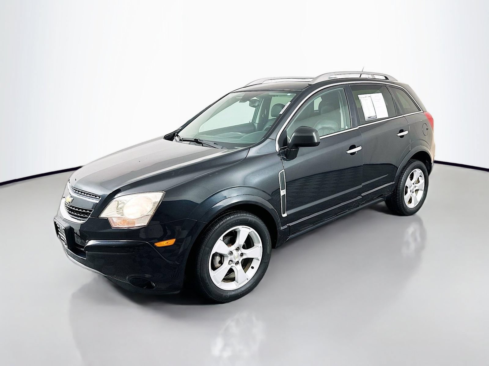 Used 2014 Chevrolet Captiva Sport LTZ FWD image 3