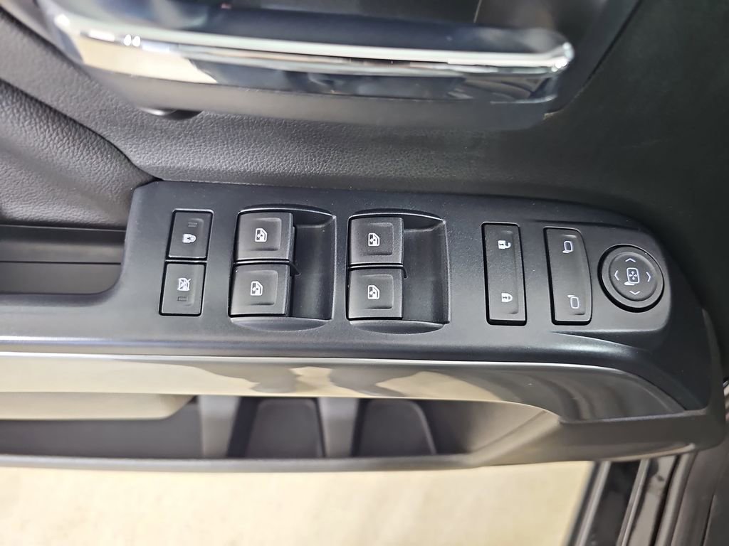 Certified 2018 Chevrolet Silverado 1500 LT w/ All Star Edition image 31