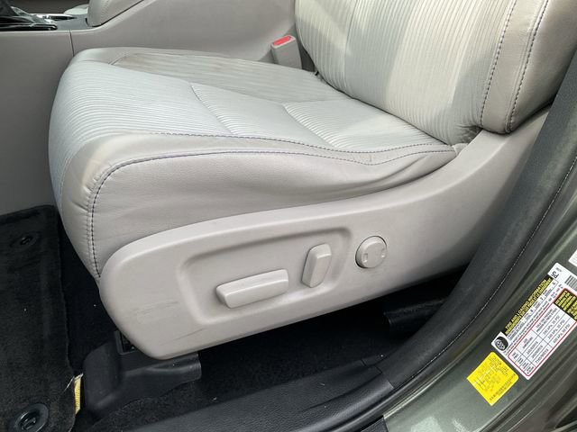 Used 2016 Toyota Highlander Plus image 25