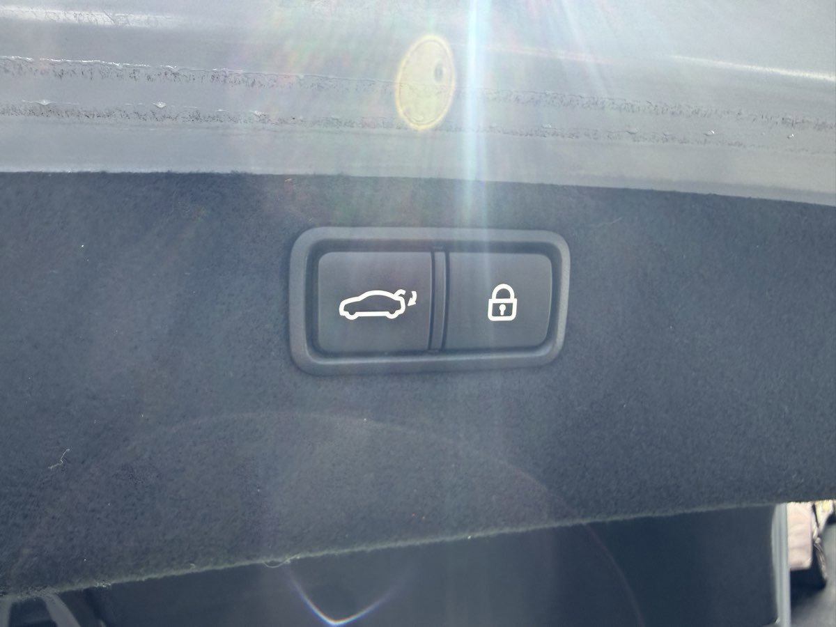 Used 2017 Genesis G80 5.0 Ultimate image 19