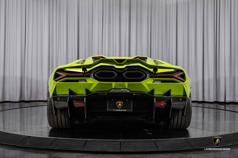 Used 2024 Lamborghini Revuelto image 25