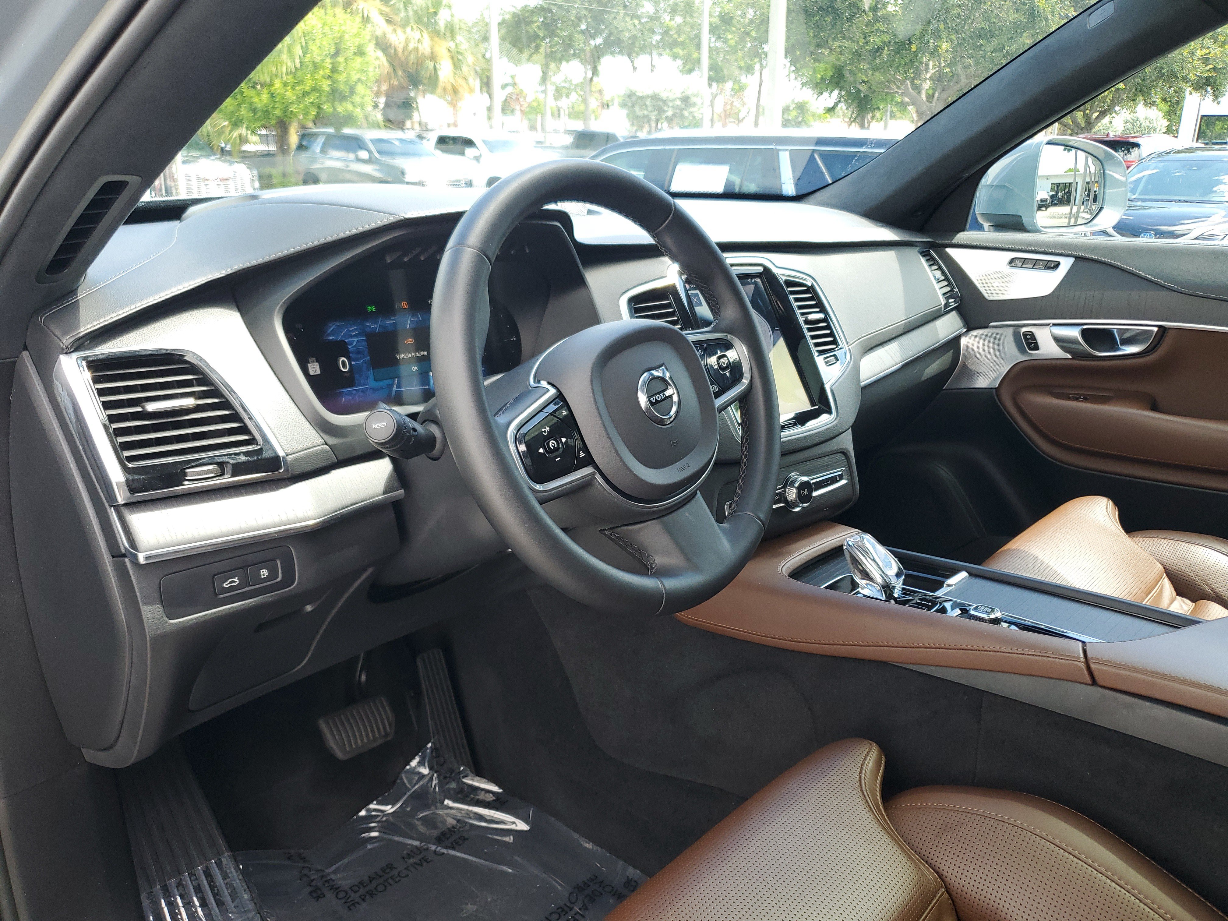 Used 2023 Volvo XC90 T8 Ultimate AWD/4WD image 21