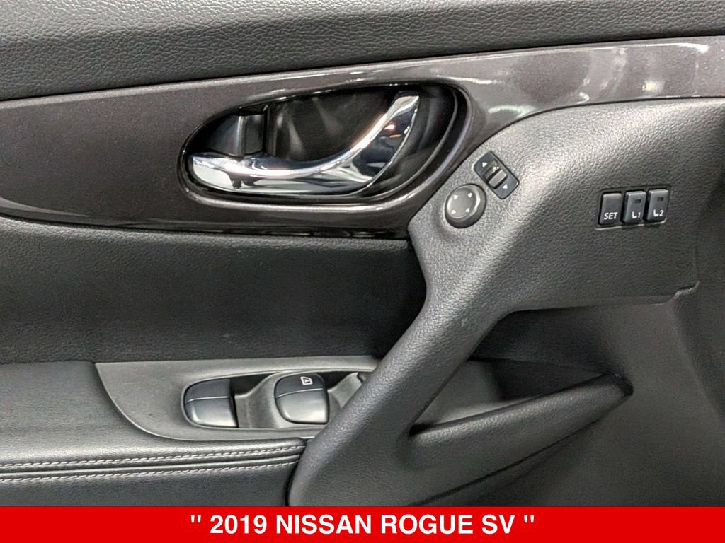 Used 2019 Nissan Rogue SV w/ Premium Package AWD/4WD image 15