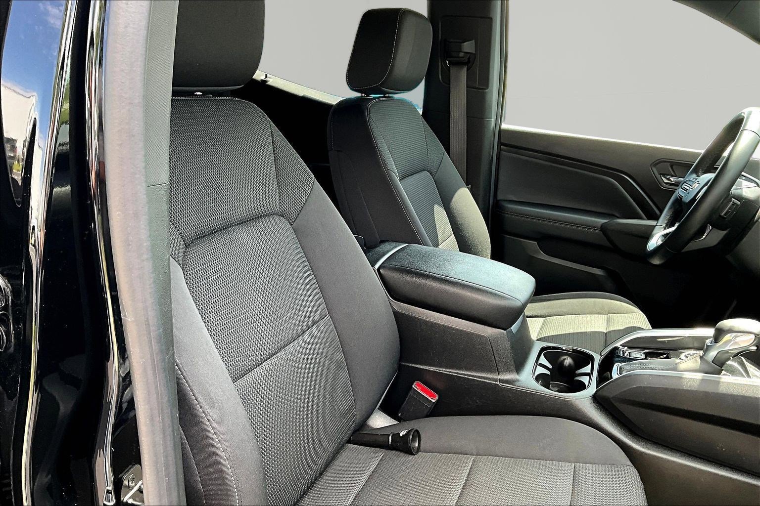 Used 2023 Chevrolet Colorado LT w/ LT Convenience Package AWD/4WD image 25