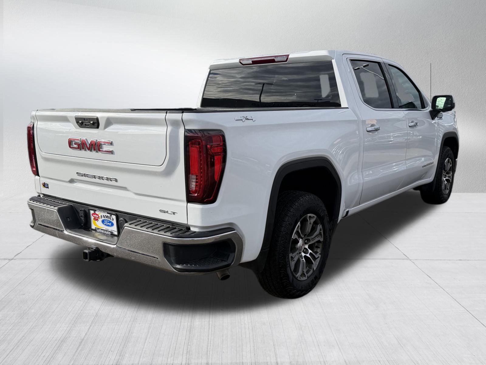Used 2025 GMC Sierra 1500 SLT image 7