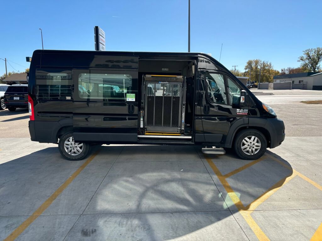 Used 2014 RAM ProMaster 2500 w/ Interior Convenience Group image 4