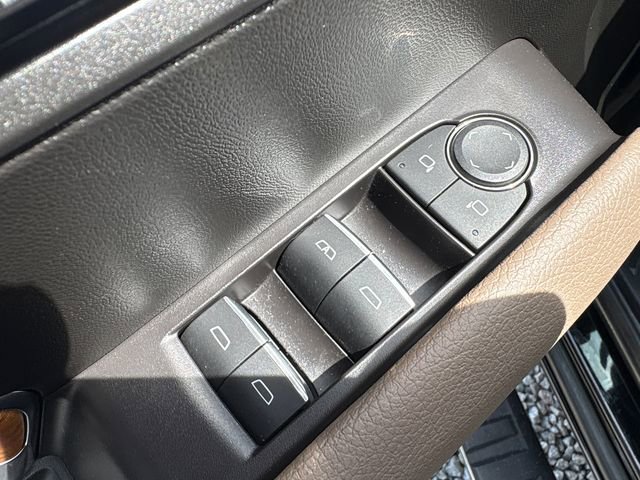 Used 2024 GMC Canyon Denali AWD/4WD image 25