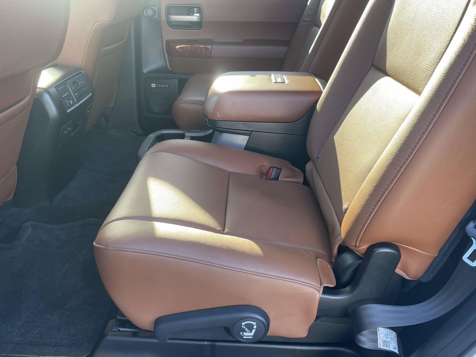 Used 2018 Toyota Sequoia Platinum RWD image 18