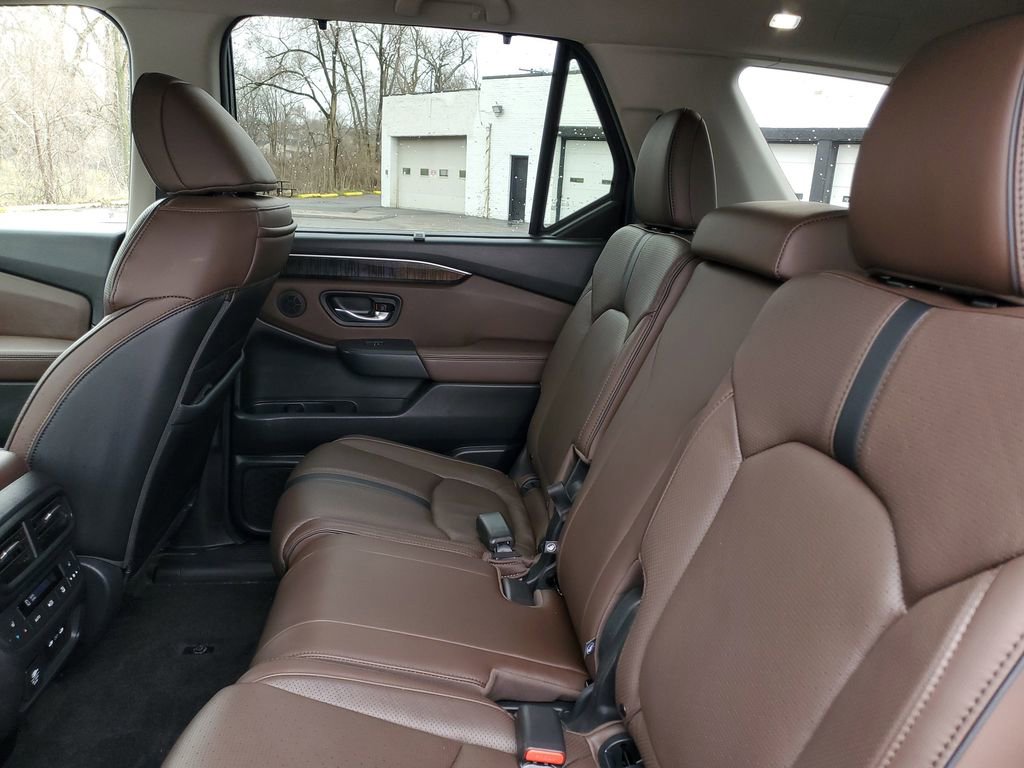 Certified 2025 Honda Pilot Elite image 29