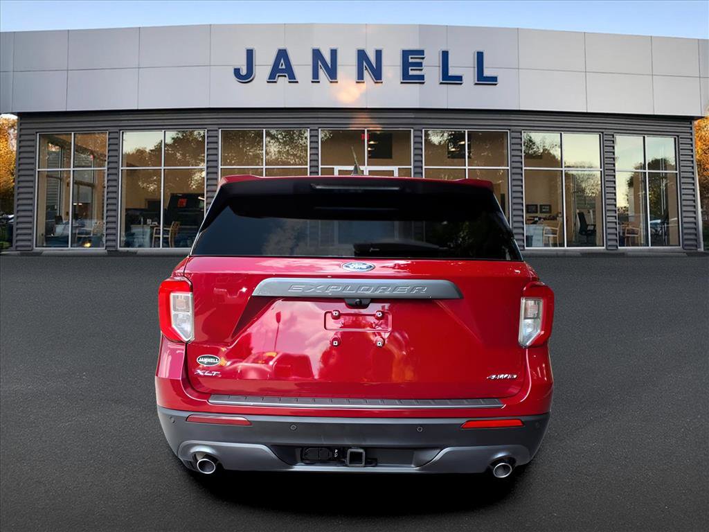 Used 2023 Ford Explorer XLT w/ Equipment Group 202A image 6