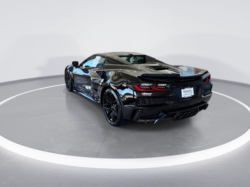 Used 2025 Chevrolet Corvette Z06 RWD image 8