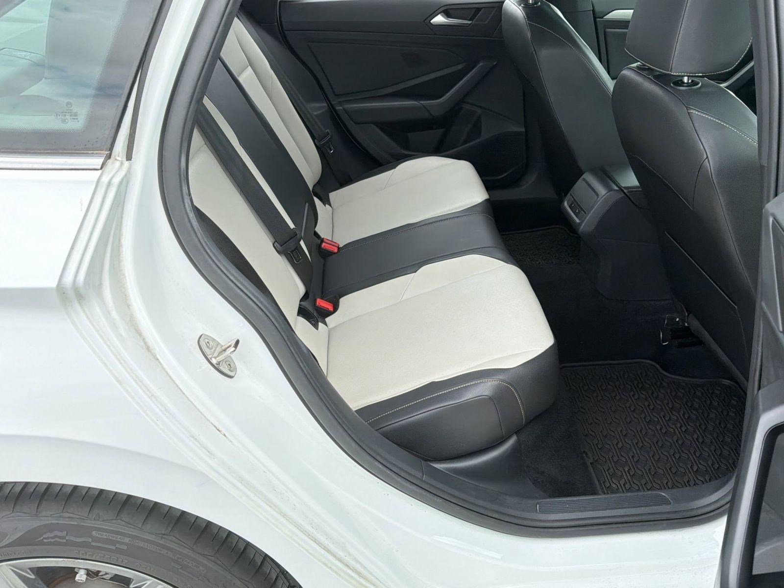 Used 2019 Volkswagen Jetta R-Line w/ R-Line Cold Weather Package FWD image 25