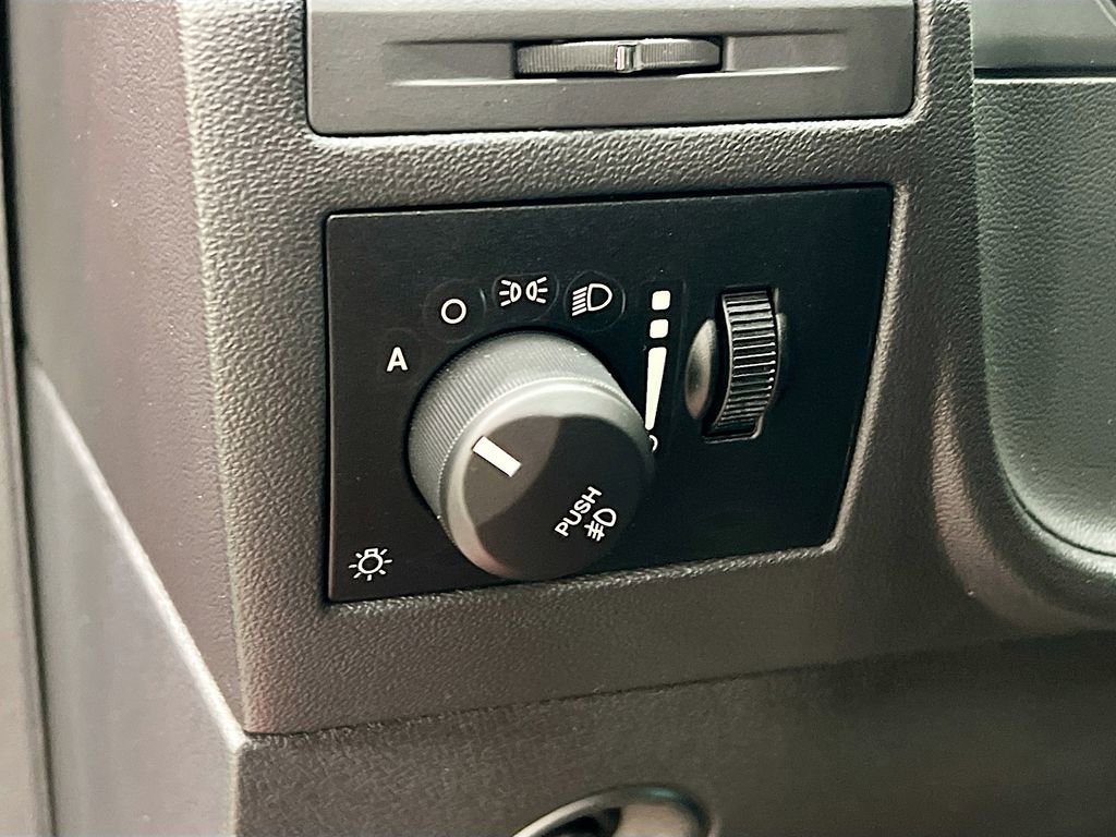 Used 2009 Dodge Challenger SRT8 image 18