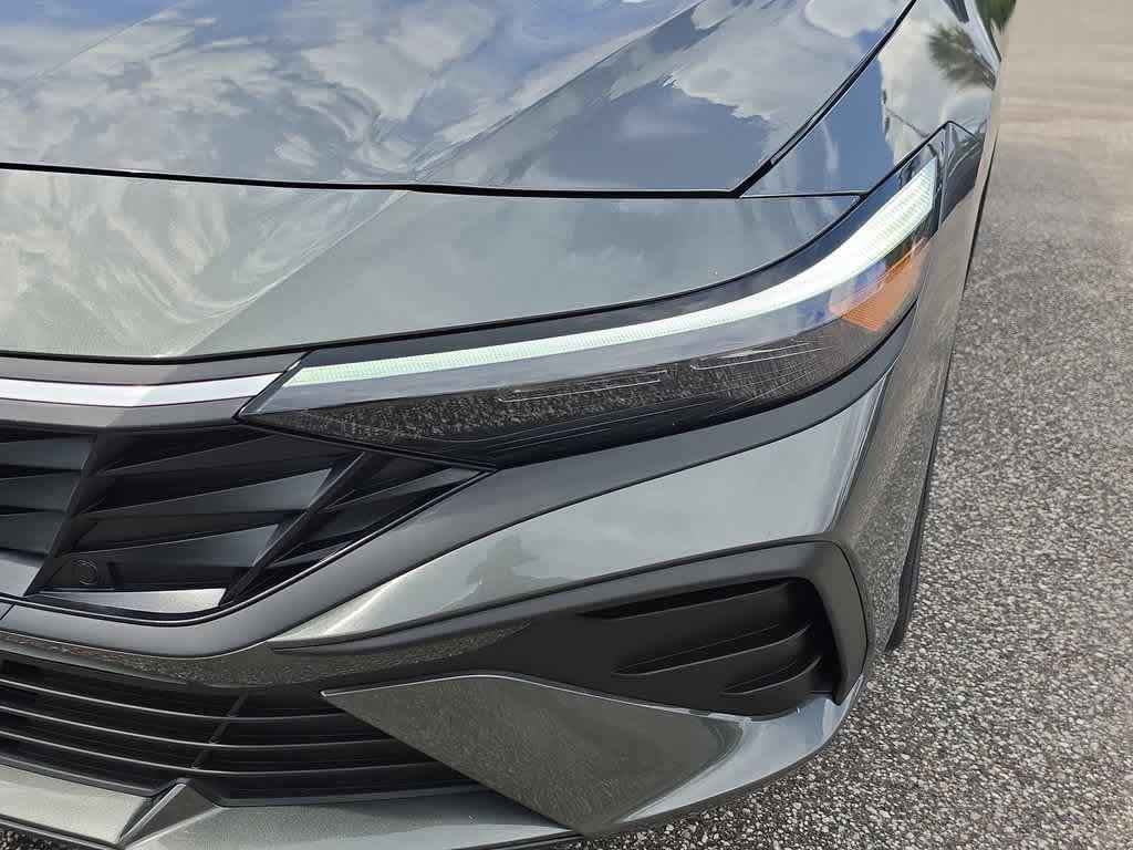 New 2026 Hyundai Elantra SEL Sport FWD image 11