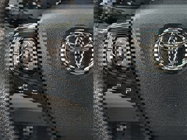 Used 2016 Toyota Camry LE image 13