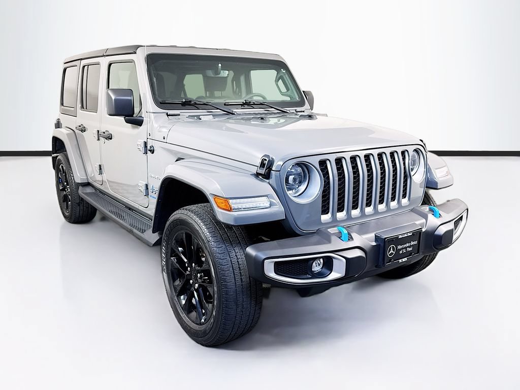 Used 2023 Jeep Wrangler Unlimited Sahara AWD/4WD image 3