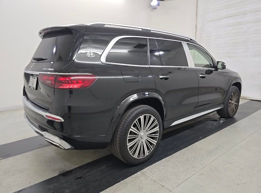 Used 2026 Mercedes-Benz Maybach GLS 600 4MATIC image 4