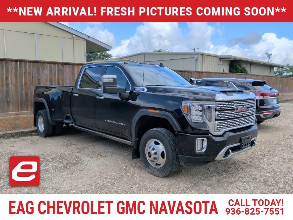 Used 2022 GMC Sierra 3500 Denali w/ Denali Ultimate Package AWD/4WD image 1