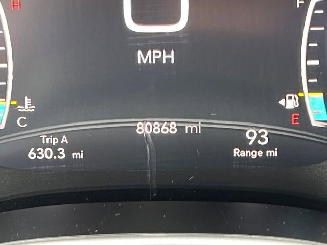 Used 2024 Chrysler Pacifica Touring-L FWD image 7
