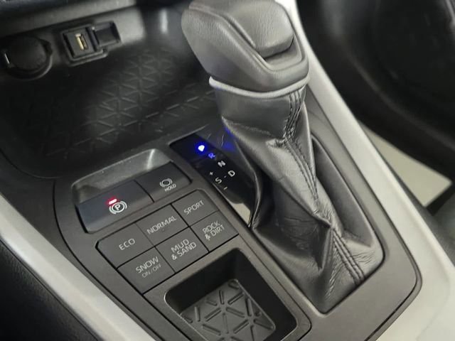 Used 2022 Toyota RAV4 XLE w/ Convenience Package image 38