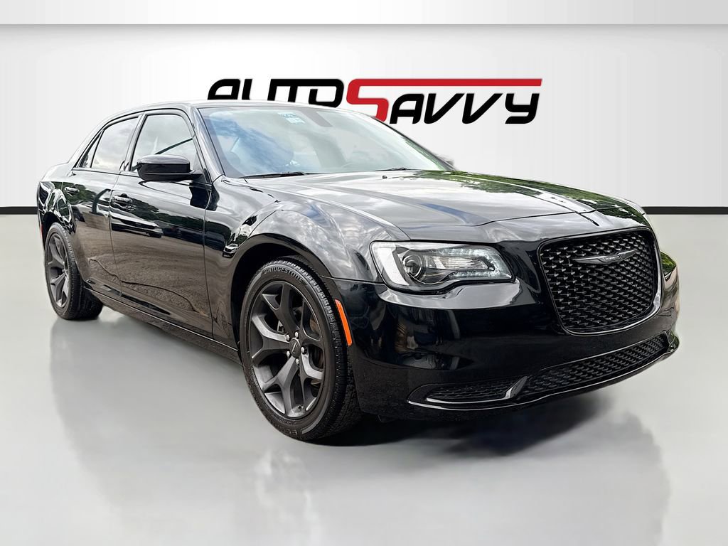 Used 2022 Chrysler 300 Touring w/ Sport Appearance Package RWD image 1