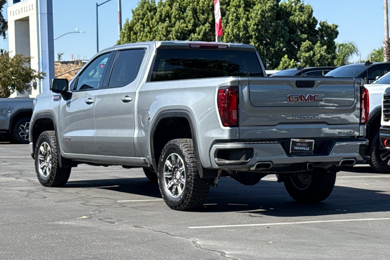 Used 2025 GMC Sierra 1500 AT4 AWD/4WD image 7