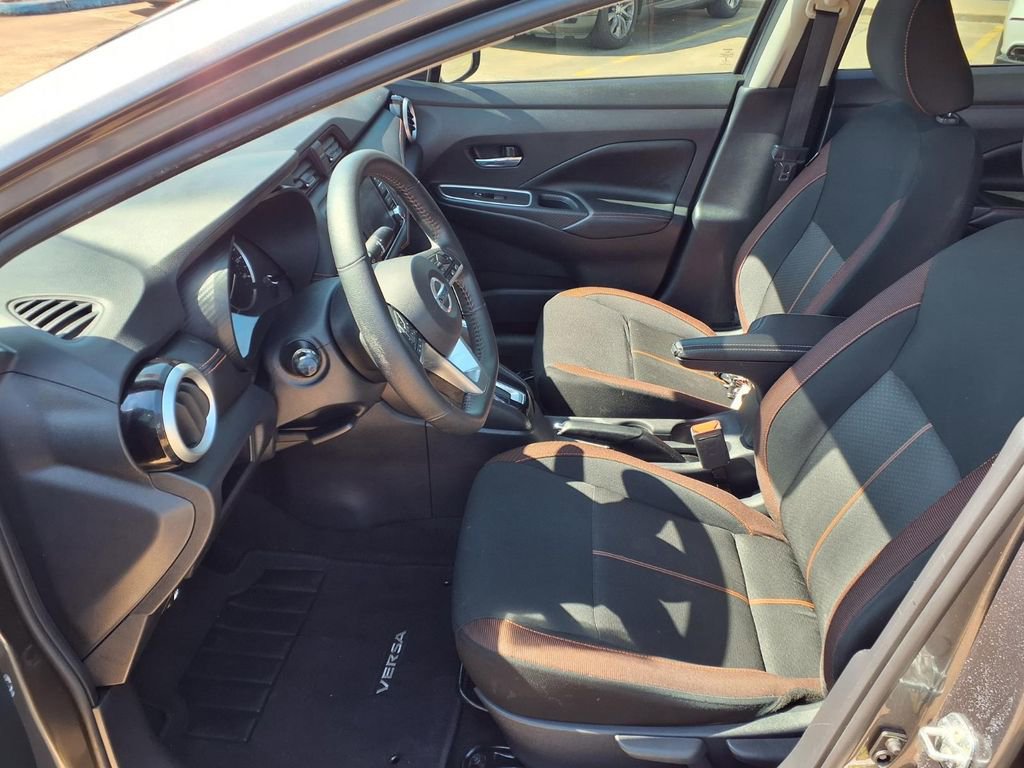 Used 2022 Nissan Versa SR w/ Convenience Package FWD image 10