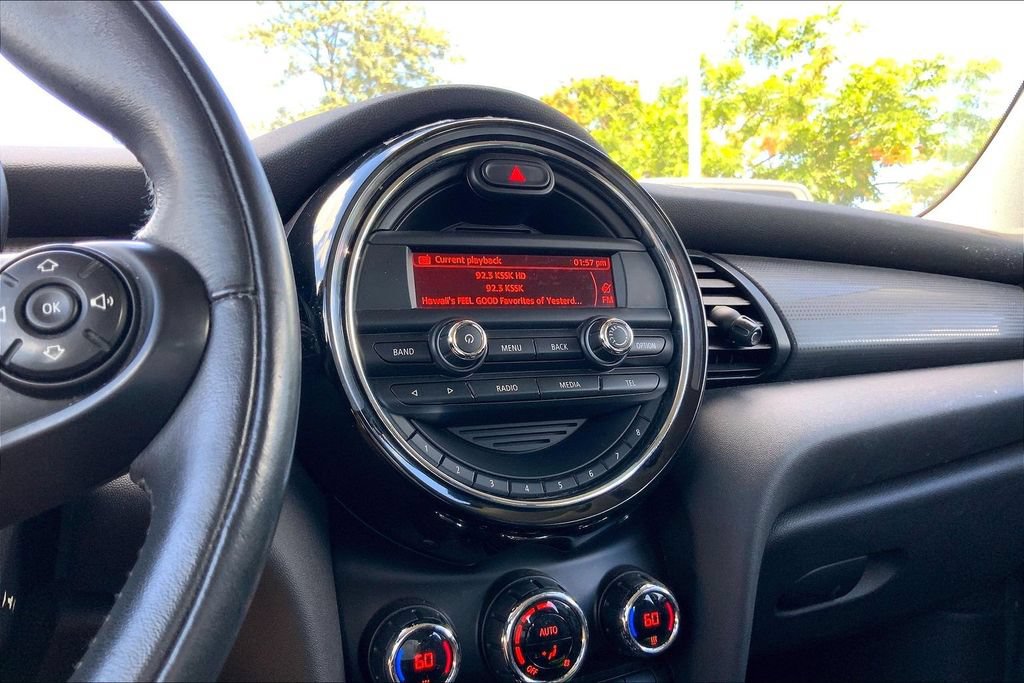 Used 2016 MINI Cooper 4-Door Hardtop FWD image 11