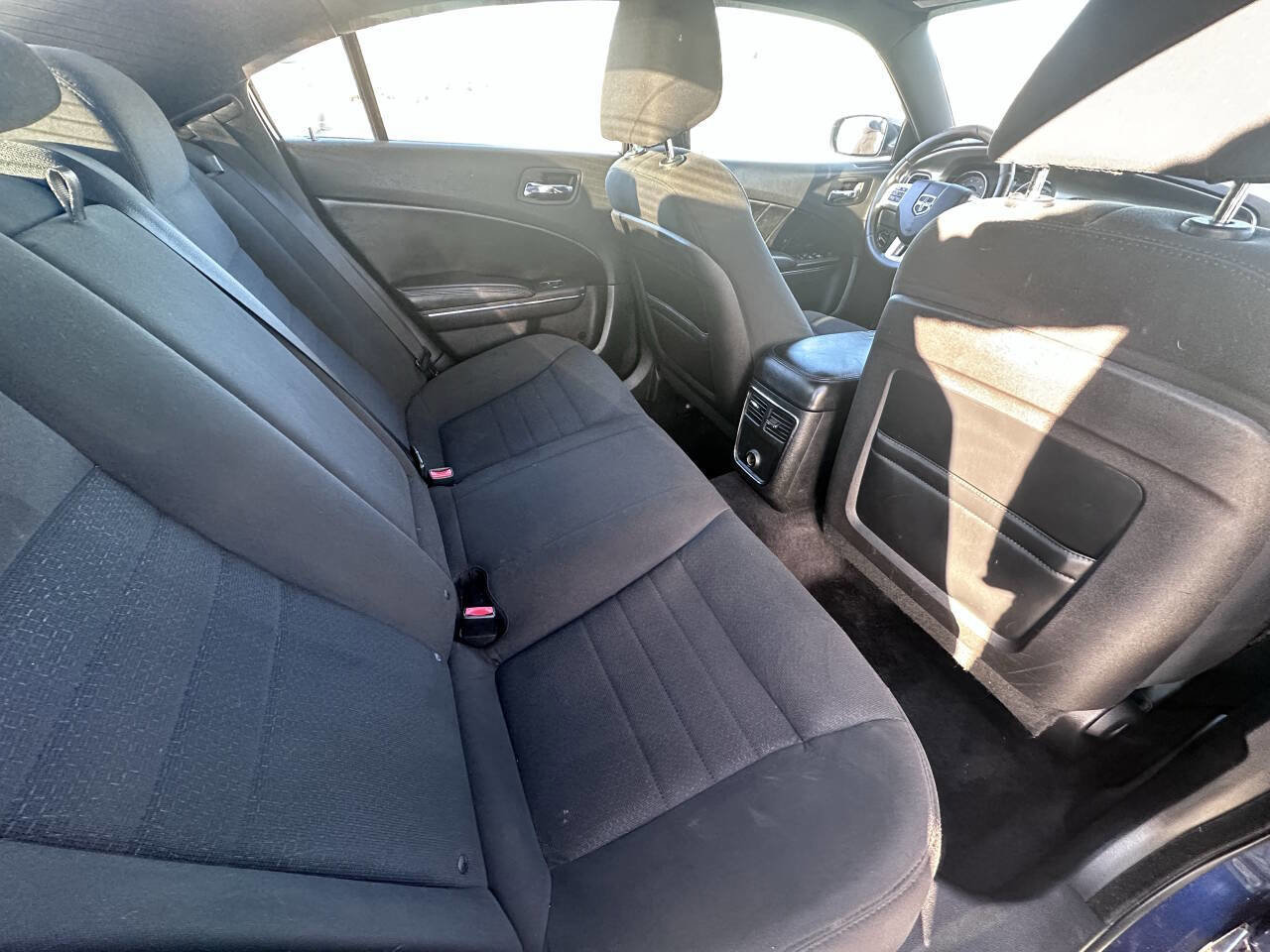 Used 2013 Dodge Charger SE w/ Sport Appearance Group image 5