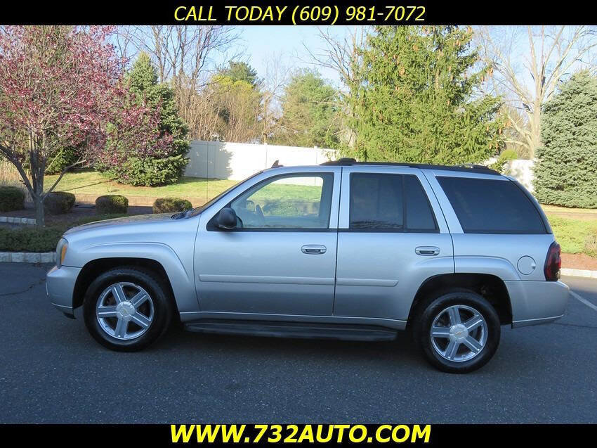 Used 2008 Chevrolet TrailBlazer LT w/ Sun And 6-Disc Cd Package AWD/4WD image 2