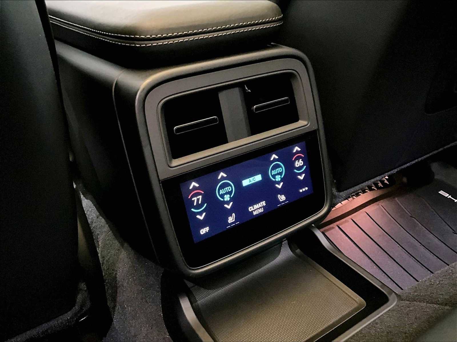 Used 2025 Porsche Taycan Turbo image 30