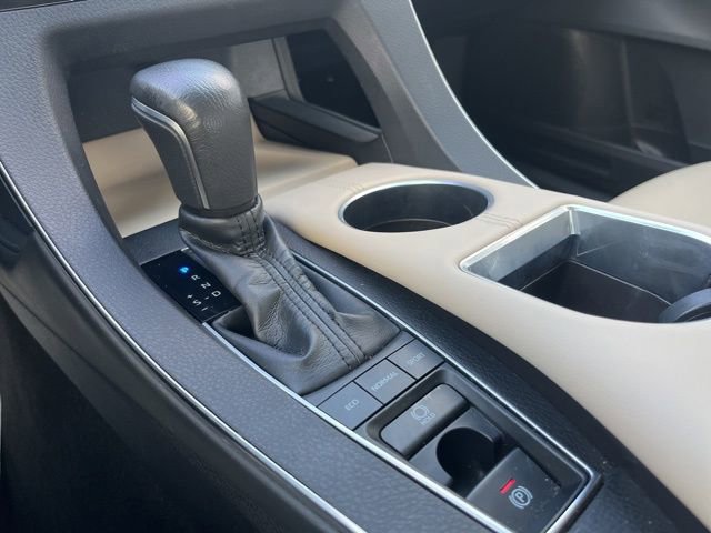 Used 2019 Toyota Avalon Limited image 25