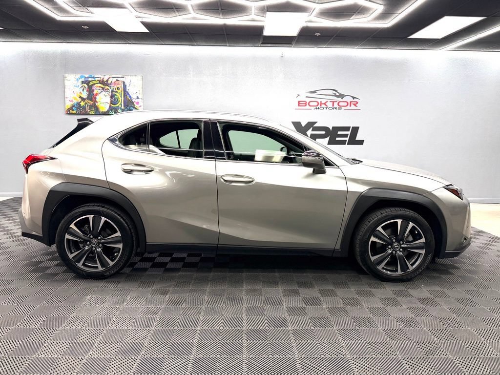 Used 2021 Lexus UX 200 w/ Accessory Package (Z1) FWD image 16
