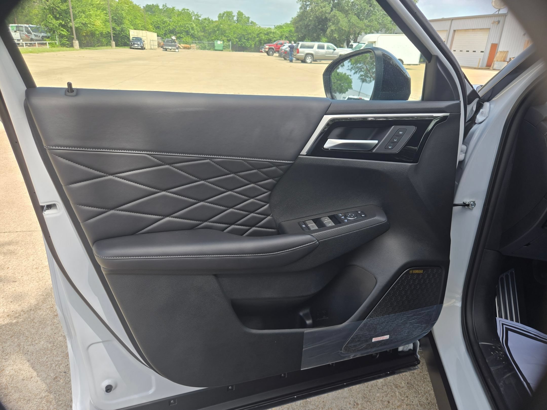 New 2026 Mitsubishi Outlander SEL Black Edition FWD image 12