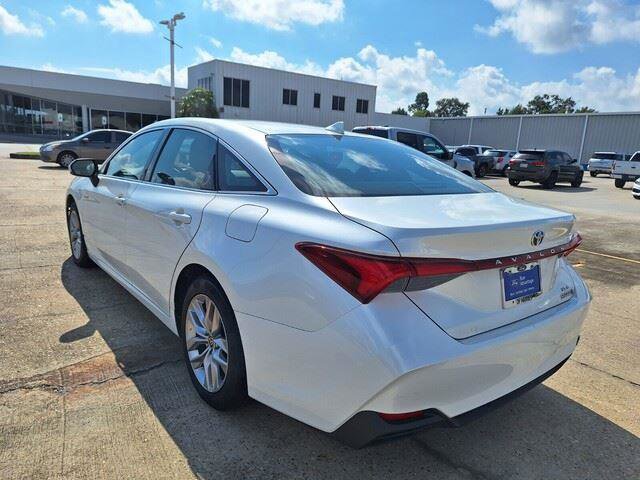 Used 2021 Toyota Avalon XLE w/ Carpet Mat Package (TMS) image 3