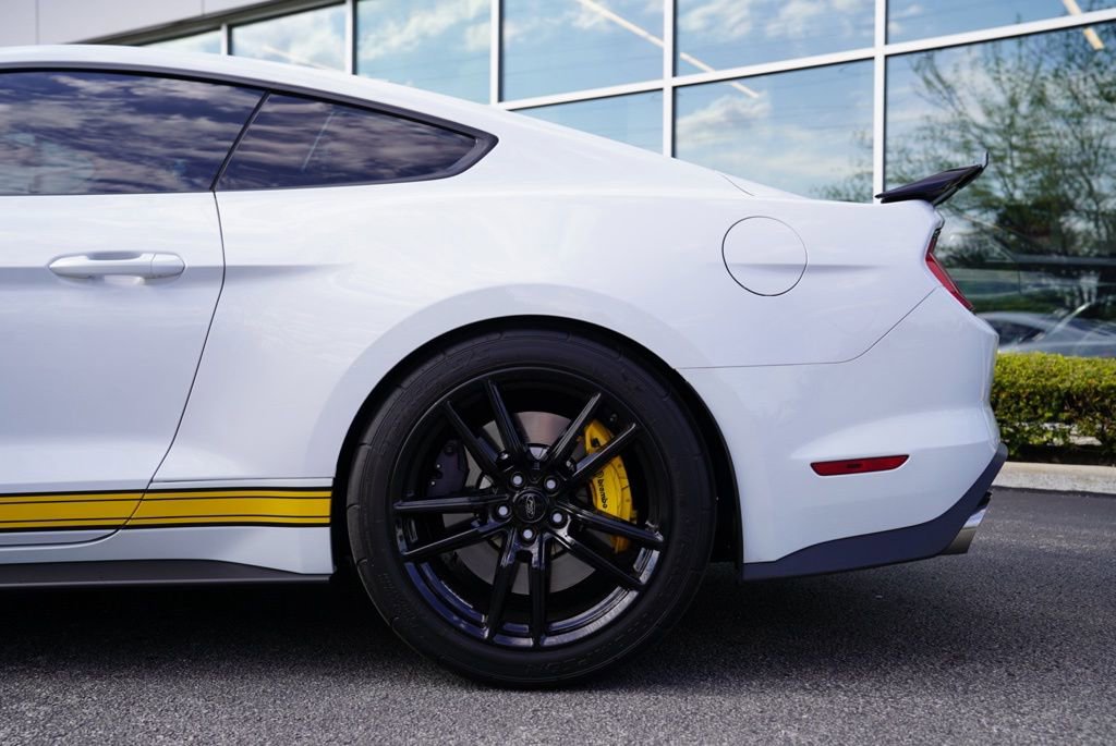 Used 2022 Ford Mustang Shelby GT500 w/ Technology Package RWD image 14
