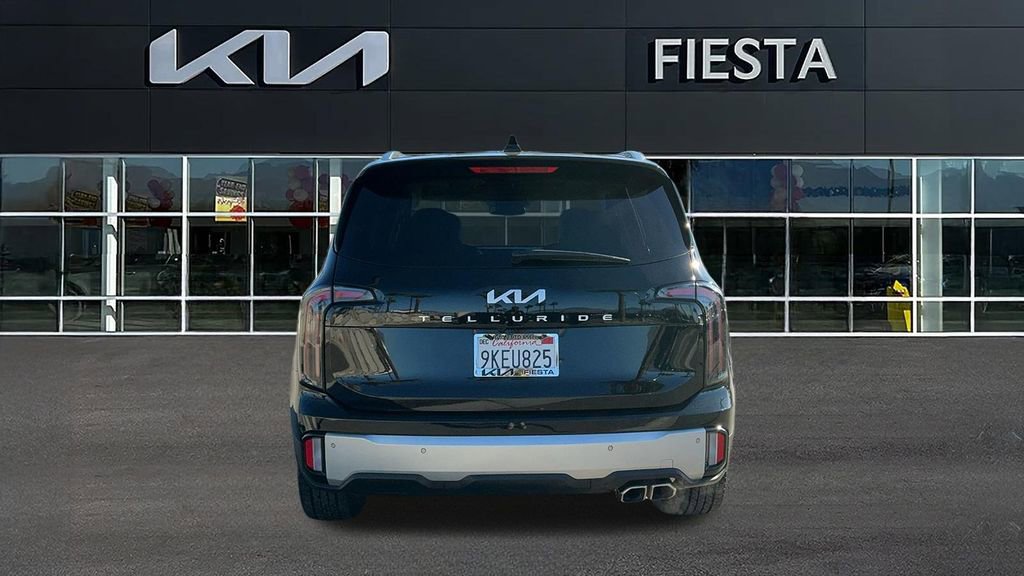 Used 2024 Kia Telluride EX w/ EX Captain's Chair Package FWD image 5