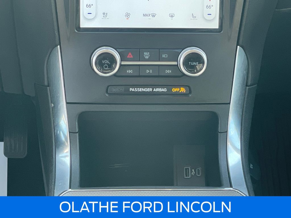 Certified 2021 Ford Edge Titanium AWD/4WD image 23