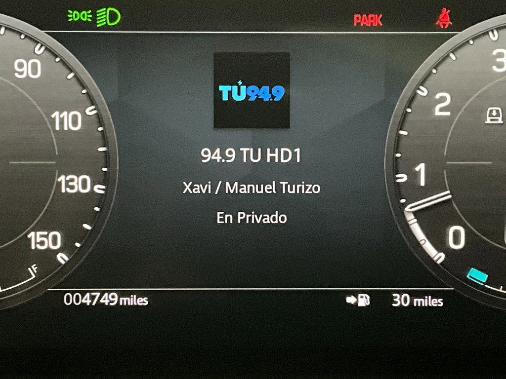 Used 2025 Land Rover Defender 130 X-Dynamic SE image 17