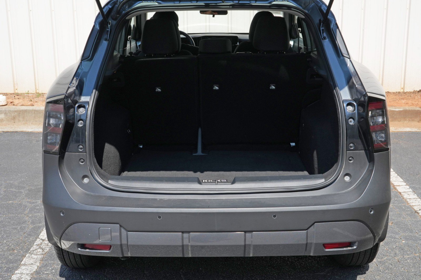 Used 2025 Nissan Kicks S FWD image 9