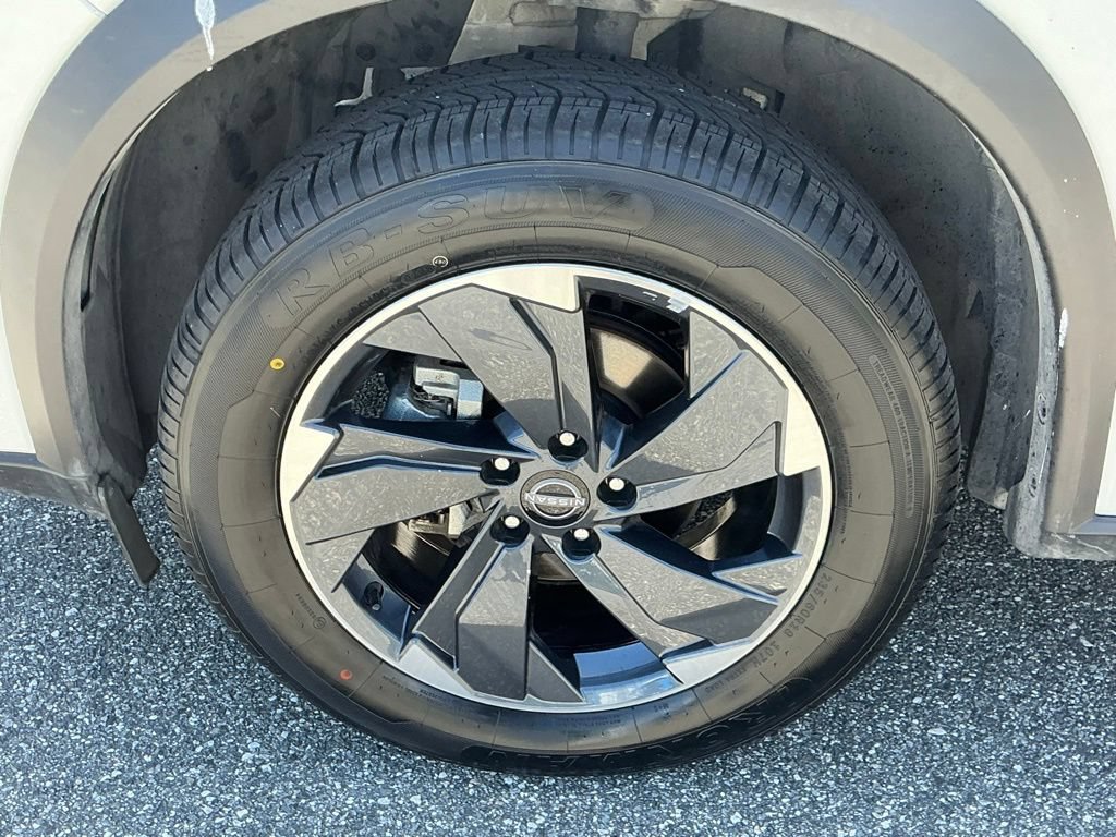 Used 2024 Nissan Rogue SV FWD image 22