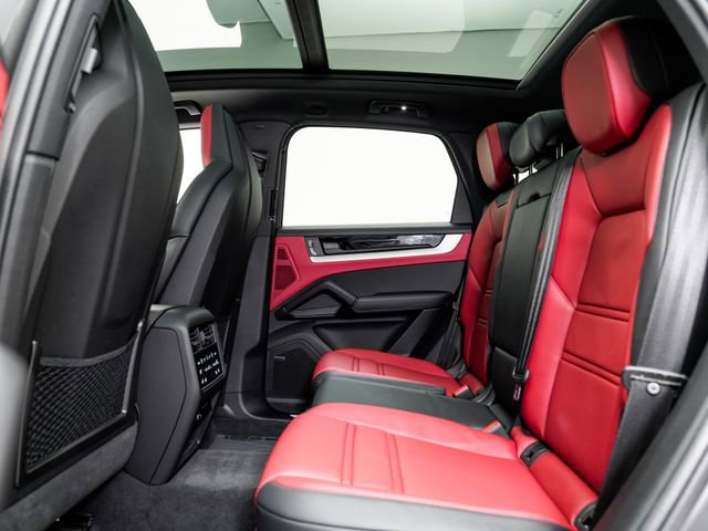 Certified 2025 Porsche Cayenne image 24
