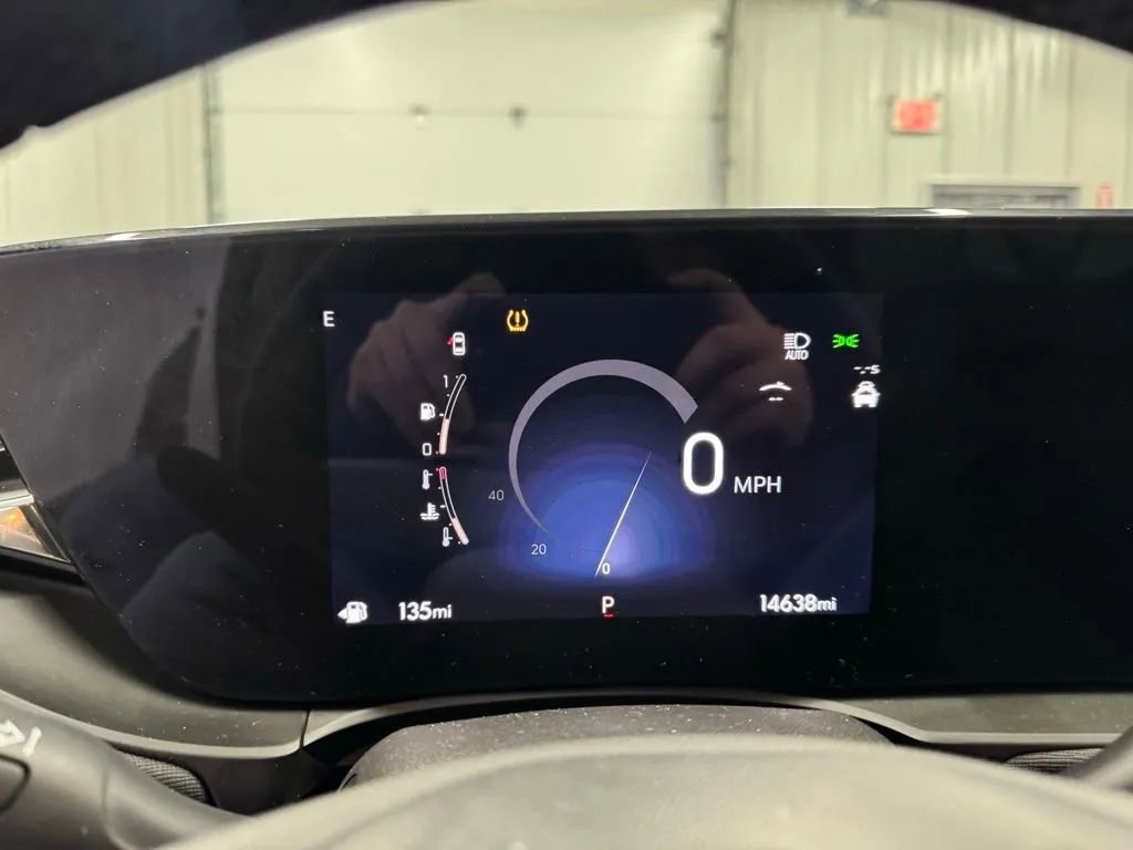 Used 2025 Buick Envista Sport Touring image 6