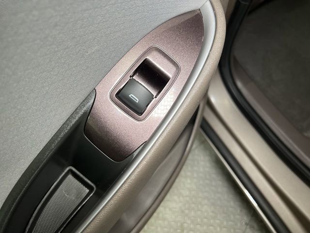 Used 2024 Chevrolet Malibu LT image 50