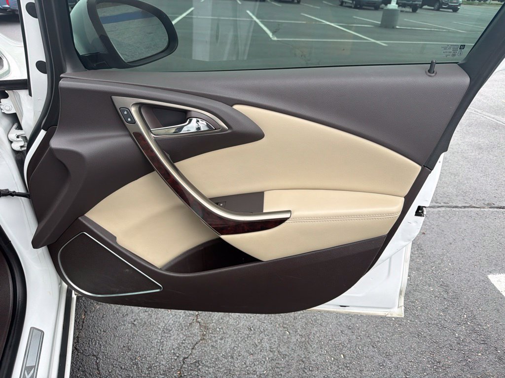 Used 2014 Buick Verano FWD image 24